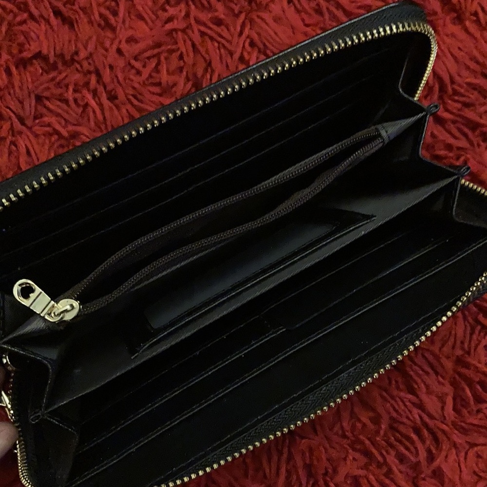 Beautiful Wallet - Picture 3 of 4